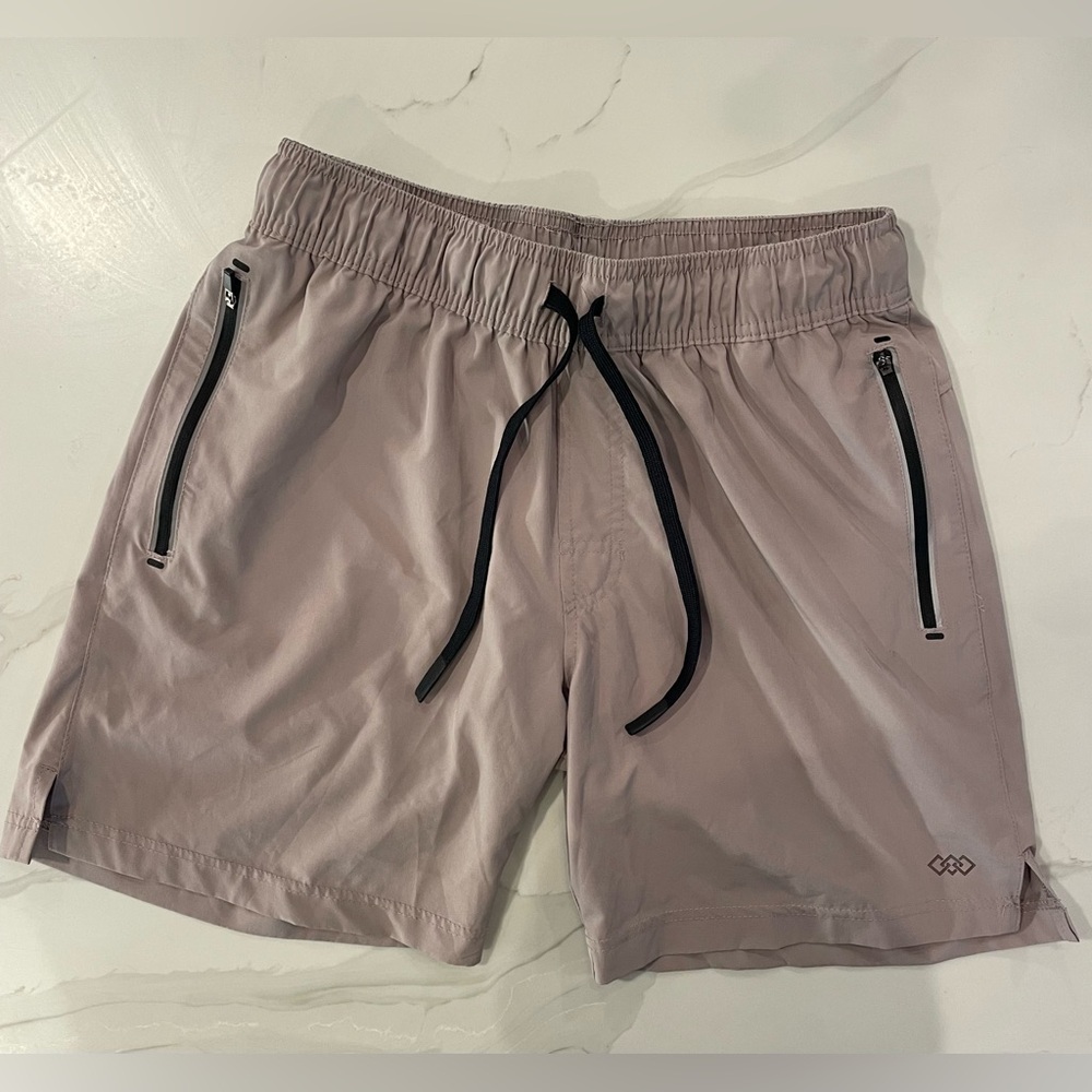 Legends Performance Athletic Shorts in Gray Size Men’s Medium (EUC)